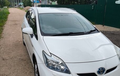 Toyota Prius, 2011 год, 1 100 000 рублей, 1 фотография