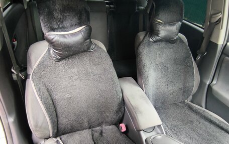 Toyota Prius, 2011 год, 1 100 000 рублей, 13 фотография
