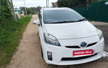 Toyota Prius, 2011 год, 1 100 000 рублей, 2 фотография