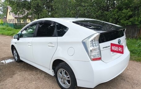 Toyota Prius, 2011 год, 1 100 000 рублей, 8 фотография