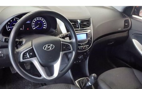 Hyundai Solaris II рестайлинг, 2011 год, 552 000 рублей, 6 фотография