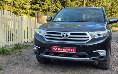 Toyota Highlander III, 2013 год, 1 550 000 рублей, 1 фотография