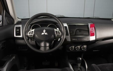 Mitsubishi Outlander III рестайлинг 3, 2011 год, 1 355 000 рублей, 6 фотография