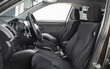 Mitsubishi Outlander III рестайлинг 3, 2011 год, 1 355 000 рублей, 10 фотография