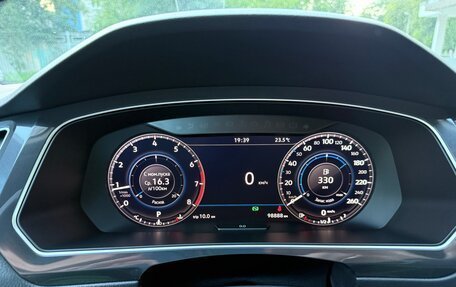 Volkswagen Tiguan II, 2017 год, 3 200 000 рублей, 6 фотография