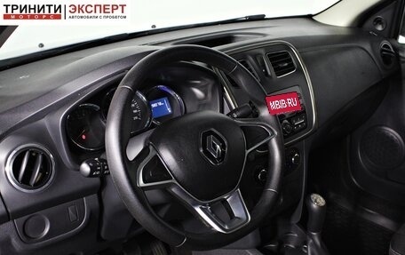 Renault Logan II, 2018 год, 897 000 рублей, 11 фотография