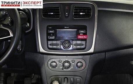 Renault Logan II, 2018 год, 897 000 рублей, 15 фотография