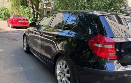 BMW 1 серия, 2009 год, 740 000 рублей, 2 фотография