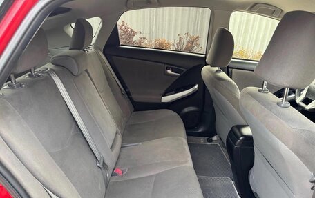 Toyota Prius, 2012 год, 1 050 000 рублей, 6 фотография