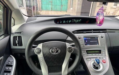 Toyota Prius, 2012 год, 1 050 000 рублей, 7 фотография