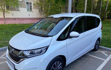 Honda Freed II, 2017 год, 1 400 000 рублей, 3 фотография