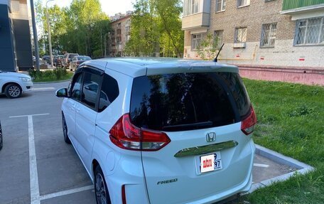 Honda Freed II, 2017 год, 1 400 000 рублей, 4 фотография
