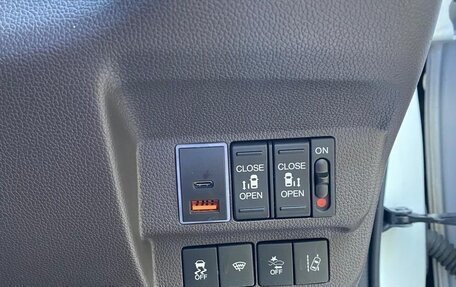 Honda Freed II, 2017 год, 1 400 000 рублей, 6 фотография
