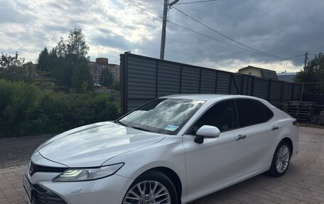 Toyota Camry, 2020 год, 3 000 000 рублей, 1 фотография