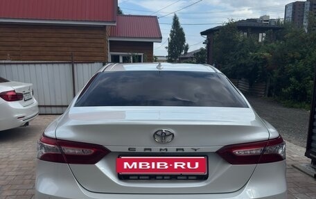 Toyota Camry, 2020 год, 3 000 000 рублей, 3 фотография