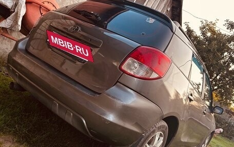 Toyota Matrix, 2002 год, 490 000 рублей, 5 фотография