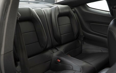 Ford Mustang VI рестайлинг, 2021 год, 3 790 500 рублей, 7 фотография