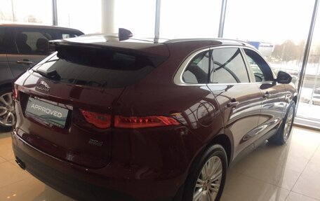 Jaguar F-Pace, 2016 год, 2 700 000 рублей, 2 фотография