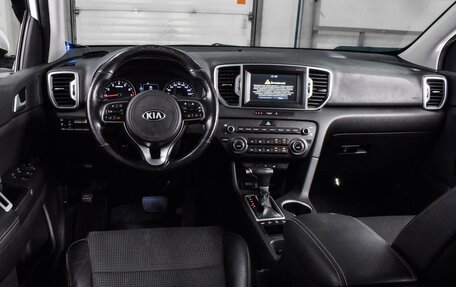 KIA Sportage IV рестайлинг, 2018 год, 2 199 000 рублей, 6 фотография