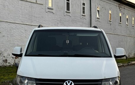 Volkswagen Caravelle T5, 2013 год, 1 900 000 рублей, 1 фотография