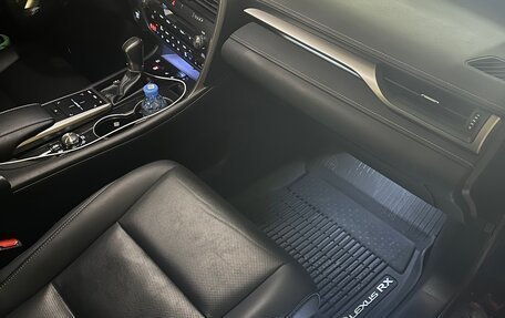 Lexus RX IV рестайлинг, 2020 год, 5 000 000 рублей, 19 фотография
