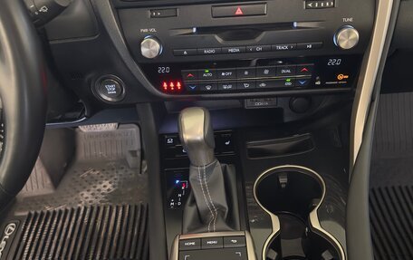 Lexus RX IV рестайлинг, 2020 год, 5 000 000 рублей, 27 фотография
