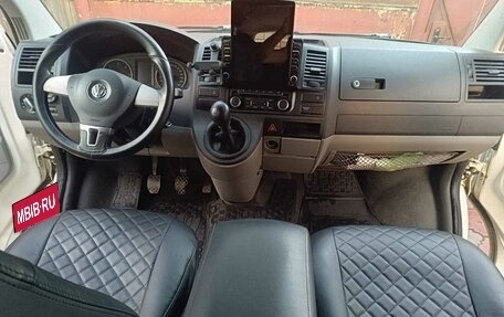 Volkswagen Caravelle T5, 2013 год, 1 900 000 рублей, 8 фотография