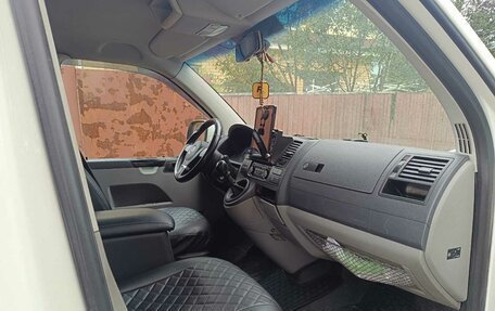 Volkswagen Caravelle T5, 2013 год, 1 900 000 рублей, 10 фотография