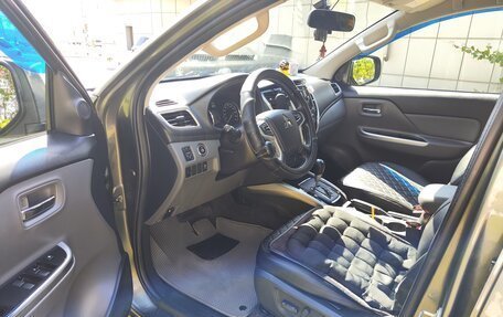 Mitsubishi L200 IV рестайлинг, 2017 год, 3 350 000 рублей, 3 фотография