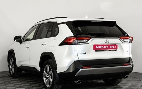 Toyota RAV4, 2019 год, 3 199 000 рублей, 9 фотография