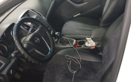 Opel Astra J, 2014 год, 825 000 рублей, 4 фотография