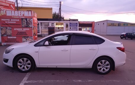 Opel Astra J, 2014 год, 825 000 рублей, 2 фотография