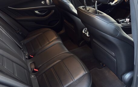 Mercedes-Benz E-Класс AMG, 2018 год, 4 450 000 рублей, 19 фотография