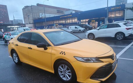 Toyota Camry, 2019 год, 1 650 000 рублей, 6 фотография