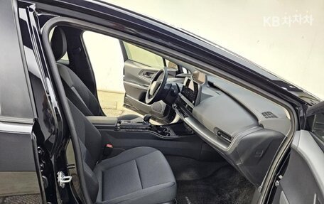 Toyota Prius IV XW50, 2024 год, 3 200 000 рублей, 10 фотография