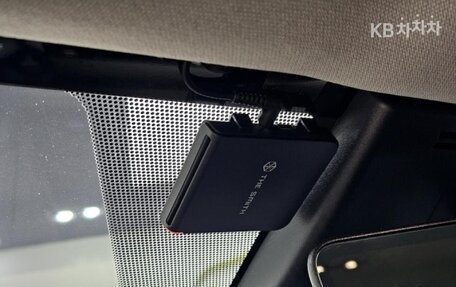 Toyota Prius IV XW50, 2024 год, 3 200 000 рублей, 11 фотография