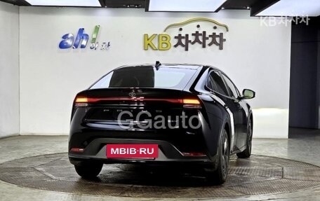 Toyota Prius IV XW50, 2024 год, 3 200 000 рублей, 3 фотография