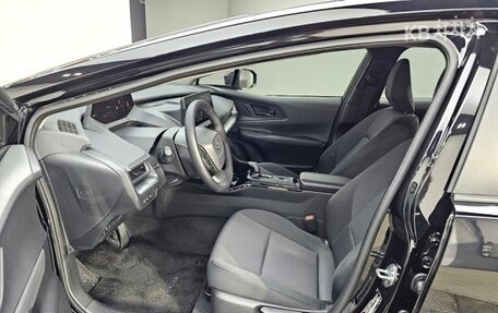 Toyota Prius IV XW50, 2024 год, 3 200 000 рублей, 7 фотография