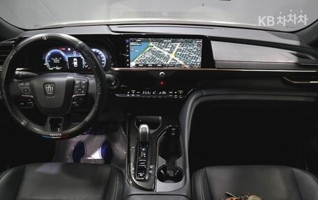 Toyota Crown, 2023 год, 4 500 000 рублей, 5 фотография