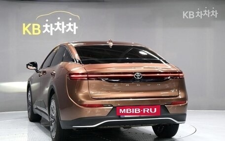 Toyota Crown, 2023 год, 4 500 000 рублей, 4 фотография