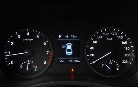 Hyundai Solaris II рестайлинг, 2017 год, 1 299 000 рублей, 18 фотография