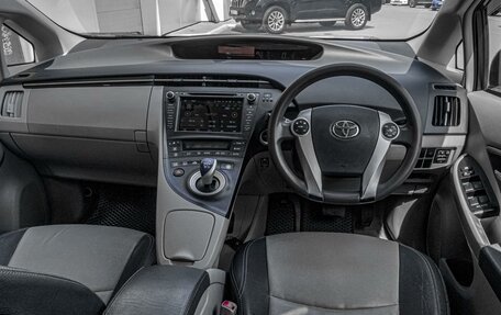 Toyota Prius, 2010 год, 1 079 000 рублей, 6 фотография