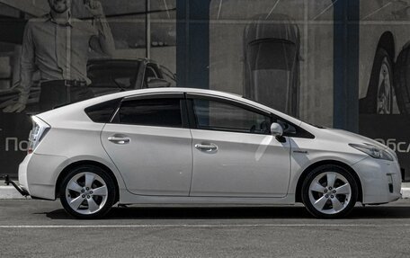 Toyota Prius, 2010 год, 1 079 000 рублей, 5 фотография