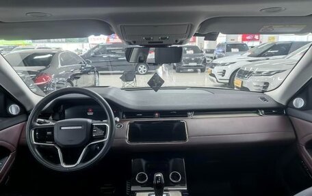 Land Rover Range Rover Evoque II, 2021 год, 2 370 000 рублей, 8 фотография