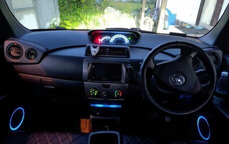 Toyota bB II рестайлинг, 2012 год, 990 000 рублей, 6 фотография