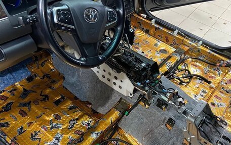 Toyota Camry, 2017 год, 2 300 000 рублей, 6 фотография