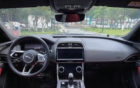 Jaguar XE I рестайлинг, 2022 год, 2 590 000 рублей, 10 фотография