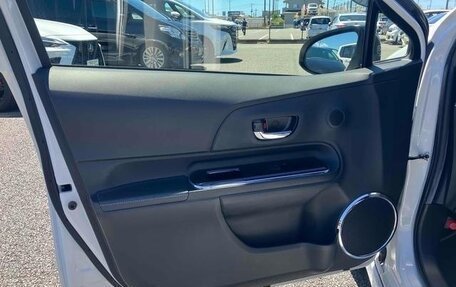 Toyota Aqua I, 2018 год, 1 070 999 рублей, 12 фотография