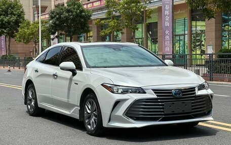 Toyota Avalon, 2021 год, 2 290 000 рублей, 3 фотография