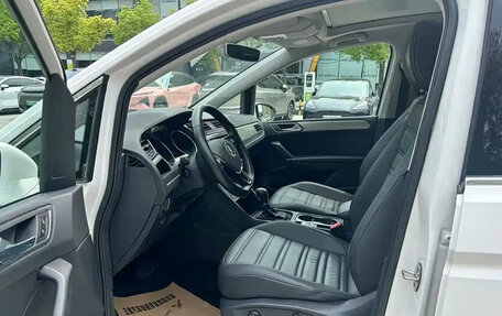 Volkswagen Touran III, 2022 год, 1 700 777 рублей, 6 фотография